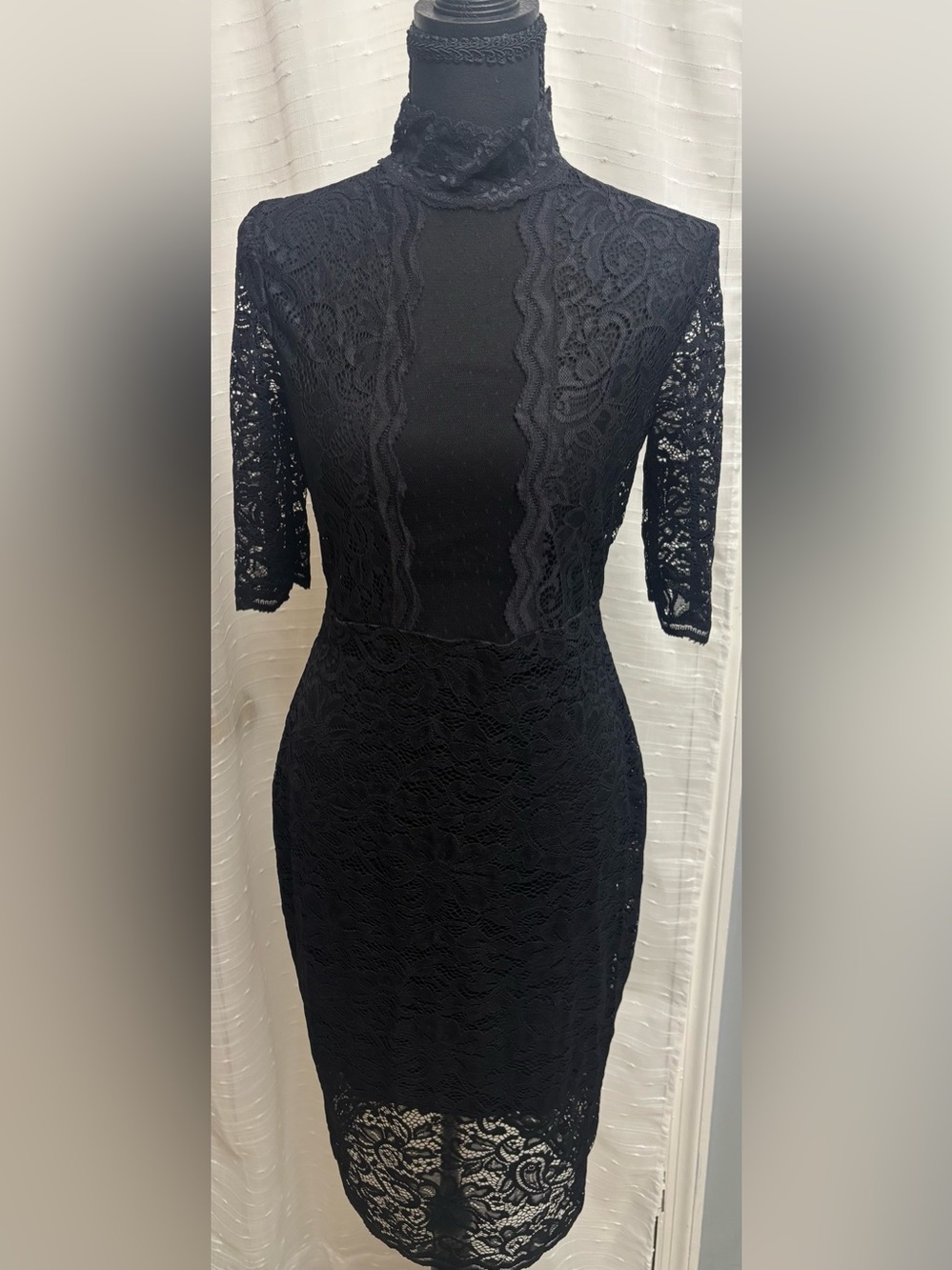Express Black Lace Long-Sleeve Sheath Dress